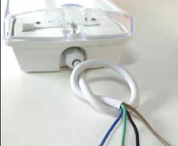 DYNLED noodverlichting, 6000K, 130 lm, 230V/8Watt, 180minuten, keuze uit LED's aan of uit, 2jaar garantie (350*66*120mm)